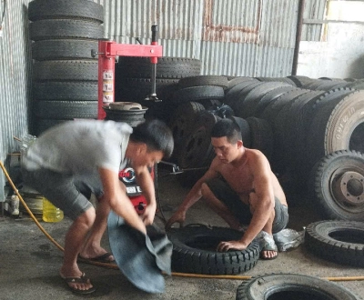VÁ VỎ XE LƯU ĐỘNG PHƯỜNG BIÊN HOÀ